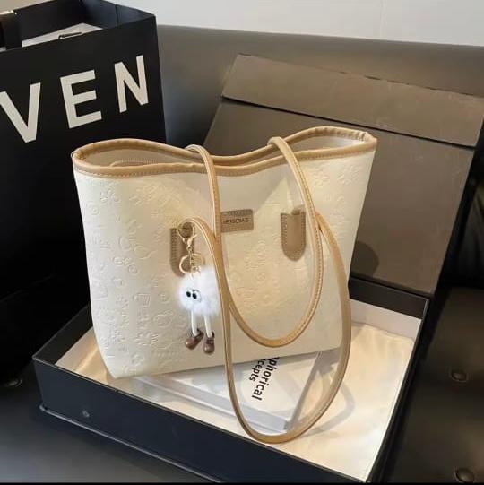 New doll tote bag with doll পুতুল সহ নতুন পুতুল টোট ব্যাগ